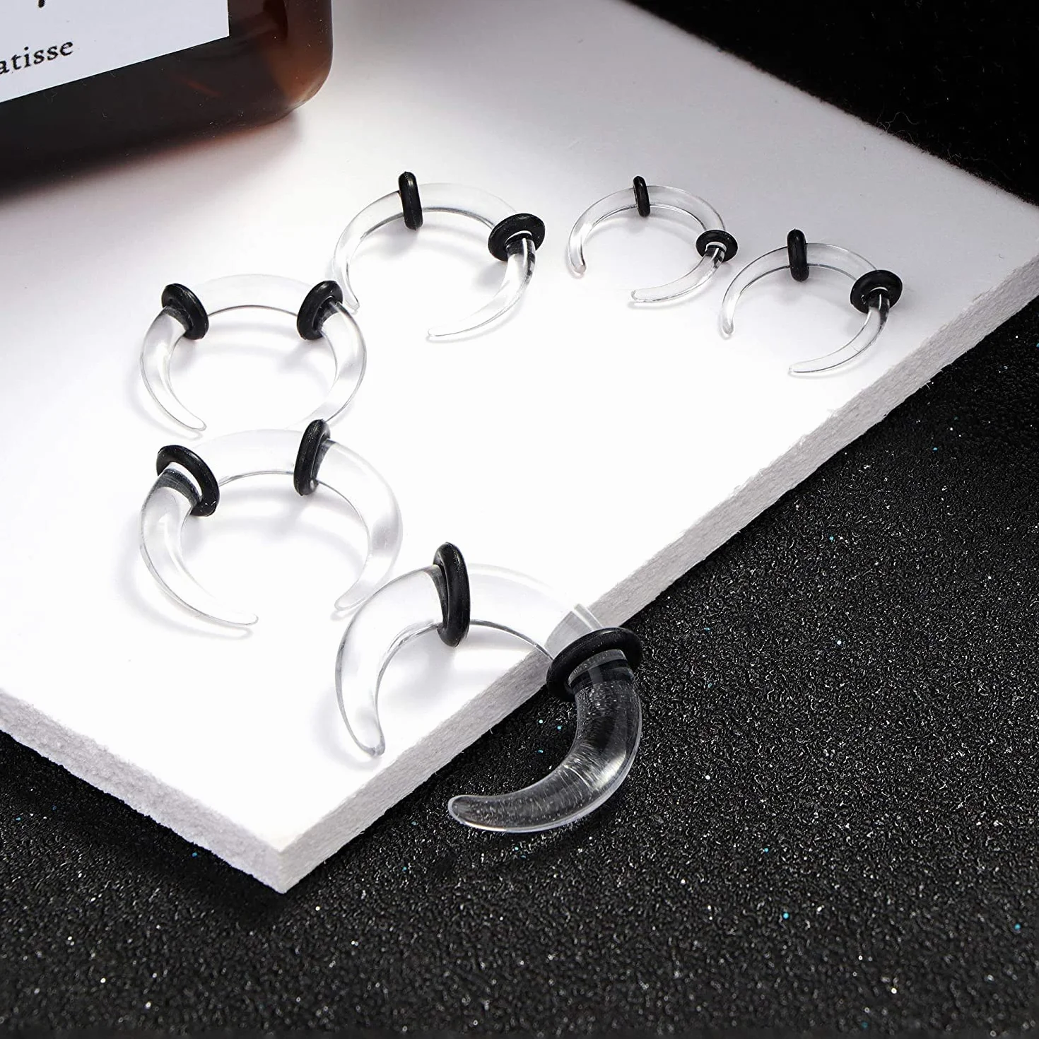 ORAZIO 18/24 sztuki akrylowych pincher 14G-4G kolczyk do septum, kształt C, Buffalo Stretcher Expander z czarnymi o-ringami do rozciągania przekłutej chrząstki ucha nosowego