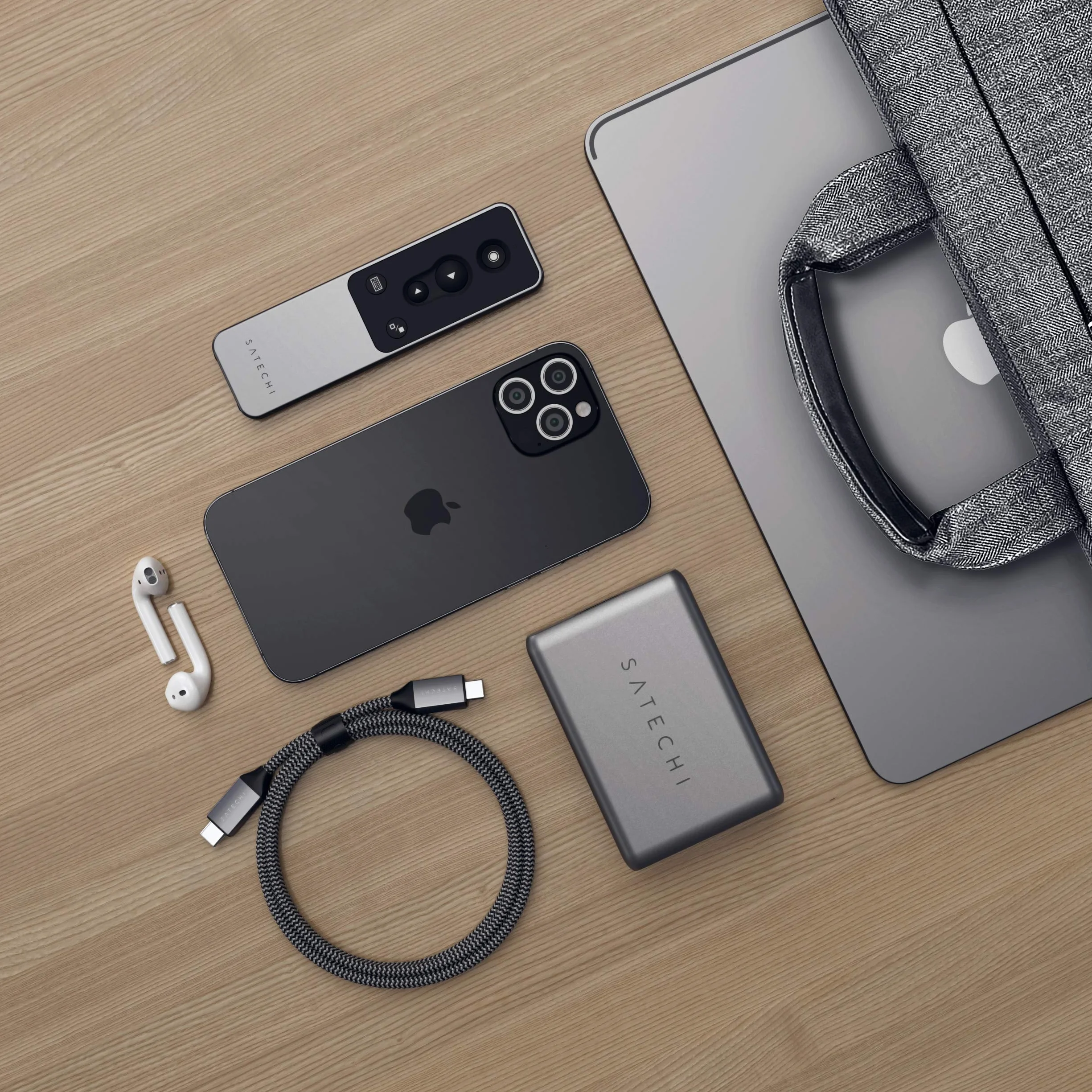 SATECHI Pilot zdalnego sterowania Bluetooth R1 do prezentacji PowerPoint i Keynote, z możliwością ładowania przez USB-C, do MacBooków Air/Pro/Neo, Mini, iPadów, iMaców i innych