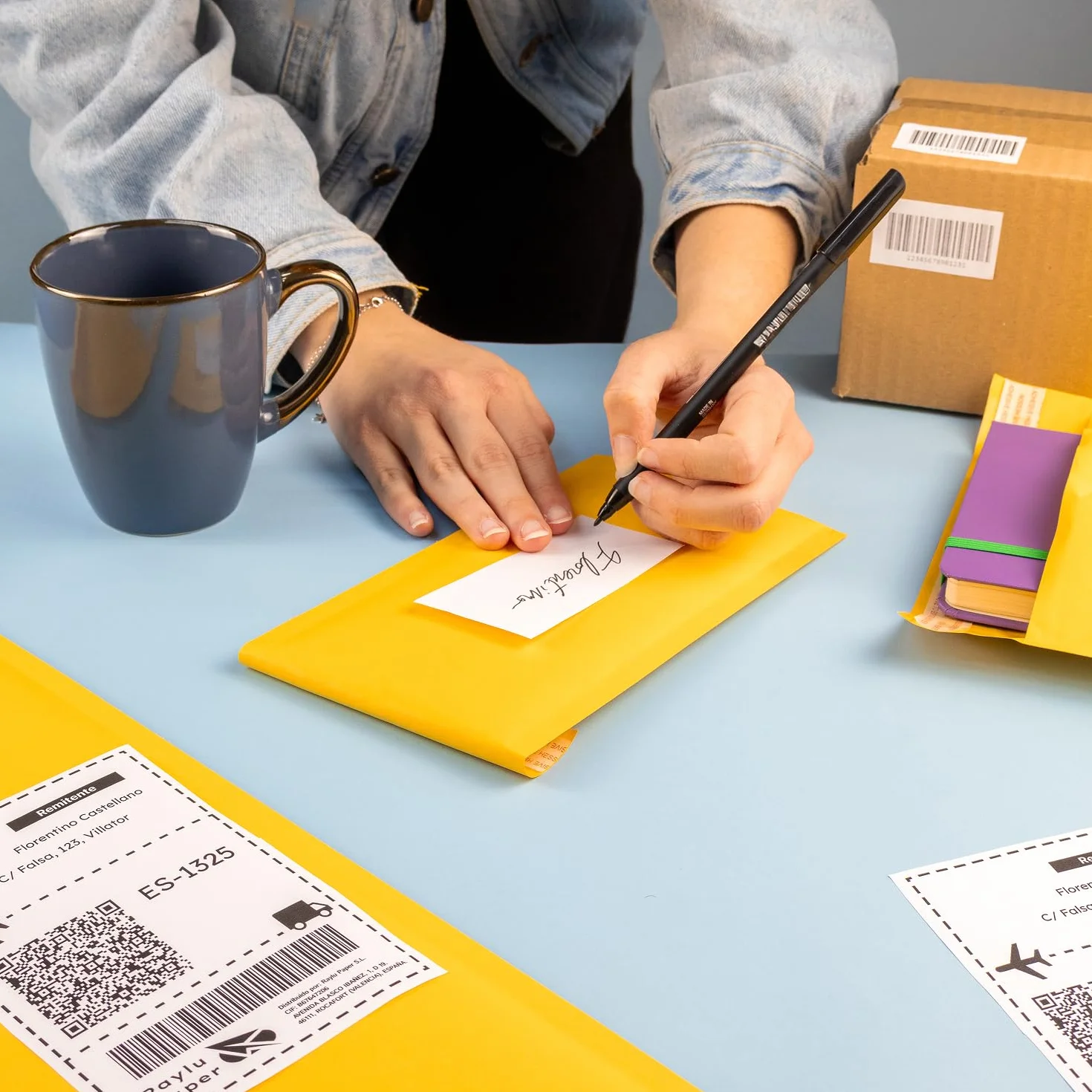 Raylu Paper® - Opakowanie 10 pakowanych kopert z bąbelkami Kraft z samoprzylepnym zapięciem, wyściełane koperty Kraft do wysyłki w kolorze brązowym 10 sztuk (270x360 mm)