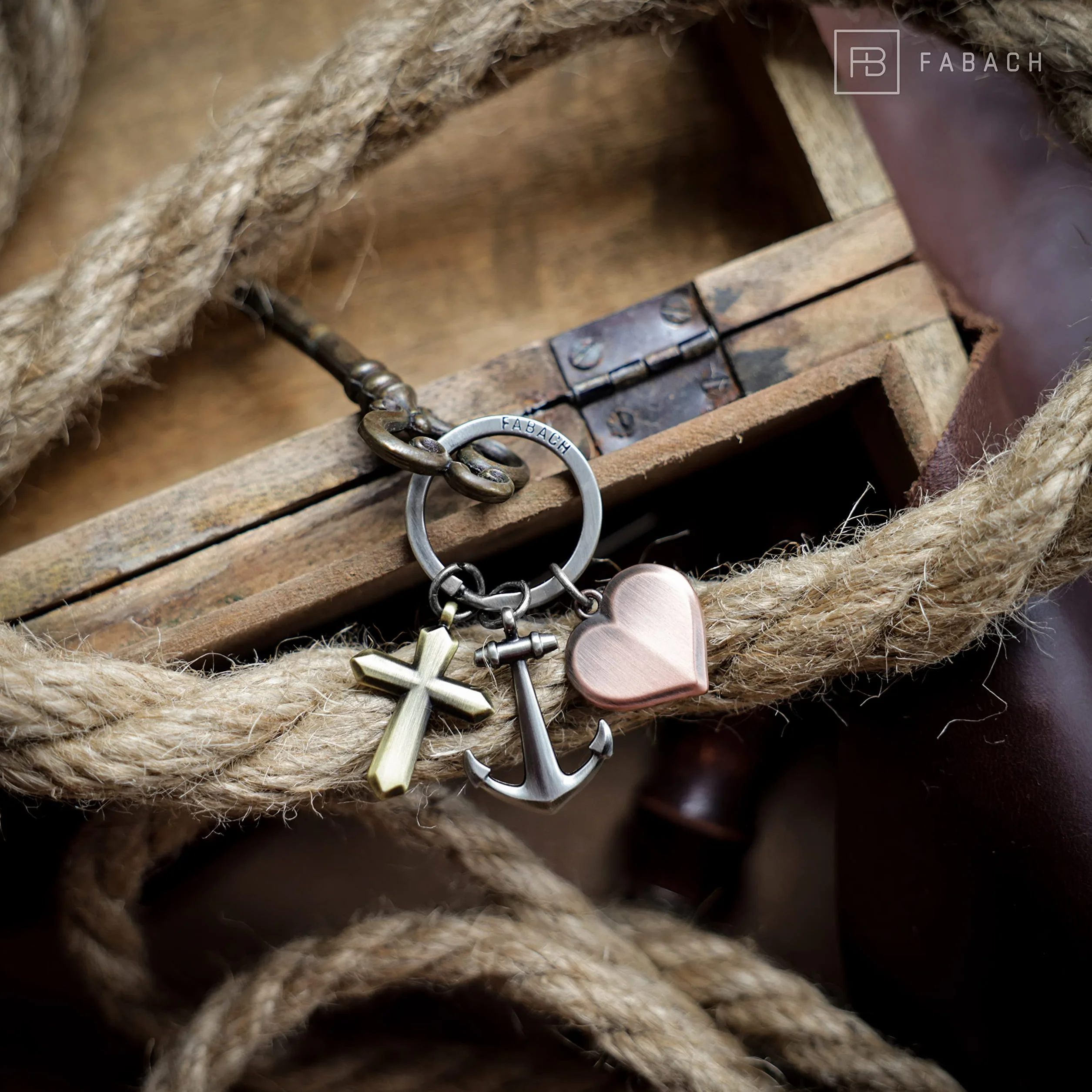 FABACH Wiara miłość nadzieja breloczek do kluczy – prezent zawieszka krzyż serce kotwica breloczek do kluczy - trójkolorowe symbole Charm Faith Hope Love