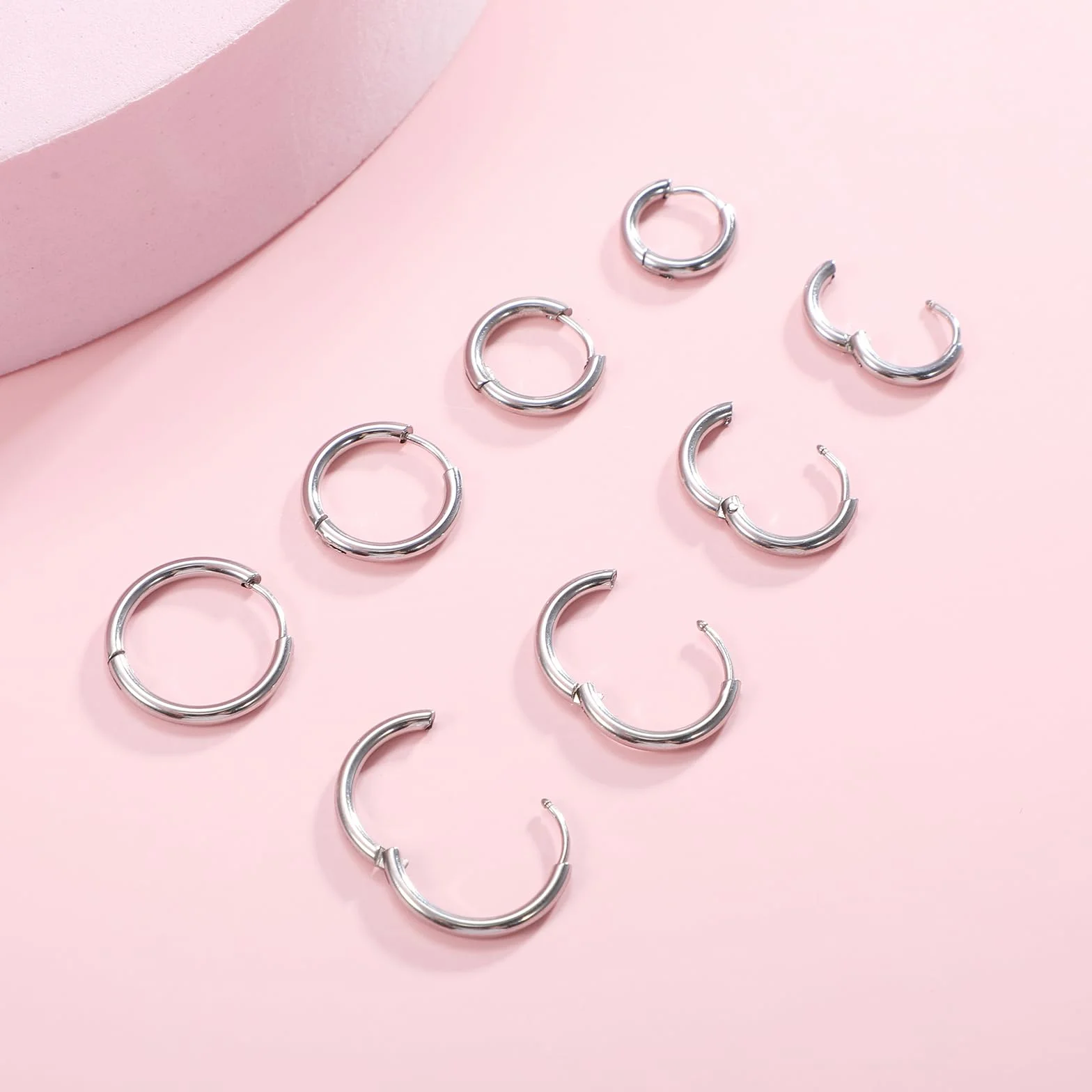 Zestaw 4 par kolczyków kółek ze stali chirurgicznej 316L dla mężczyzn i kobiet – 8 mm, 10 mm, 12 mm, 14 mm – srebrny