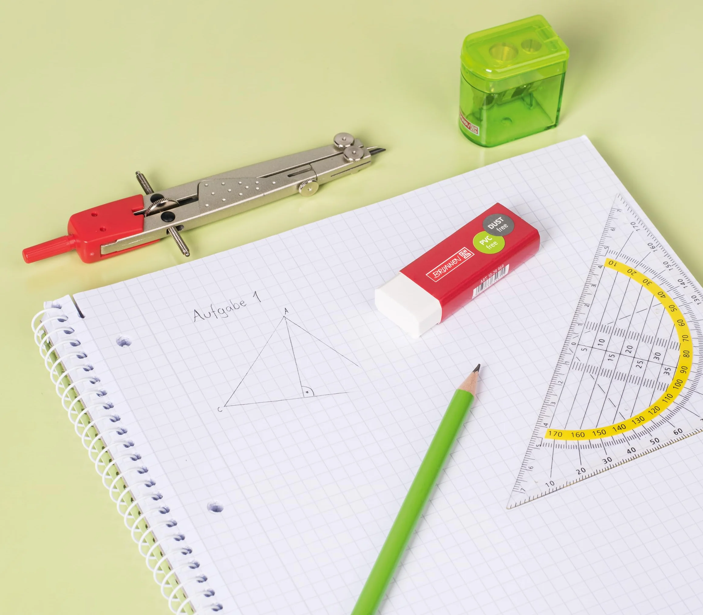 Trójkąt geometryczny 16 cm, przezroczysty