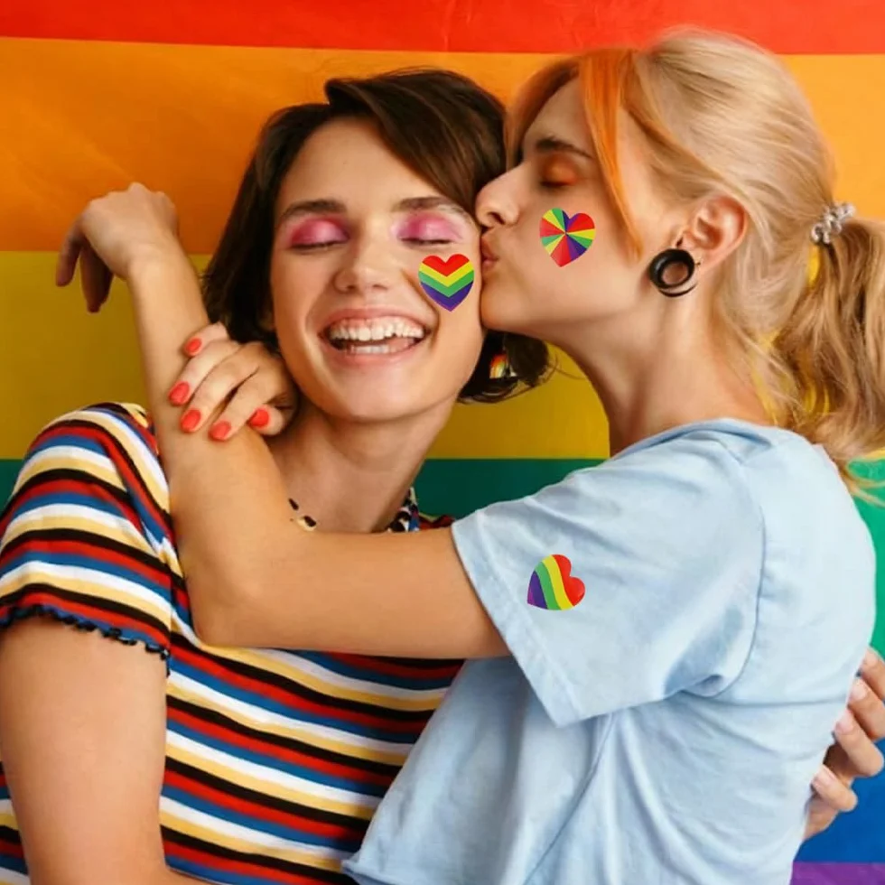 1000 sztuk naklejek Pride w kształcie serca, 2,5 cm, naklejki Pride, tęczowe paski, naklejki w kształcie serca, naklejki tęczy, naklejki LGBTQ Pride, tęczowe naklejki na miesiące, imprezę i paradę