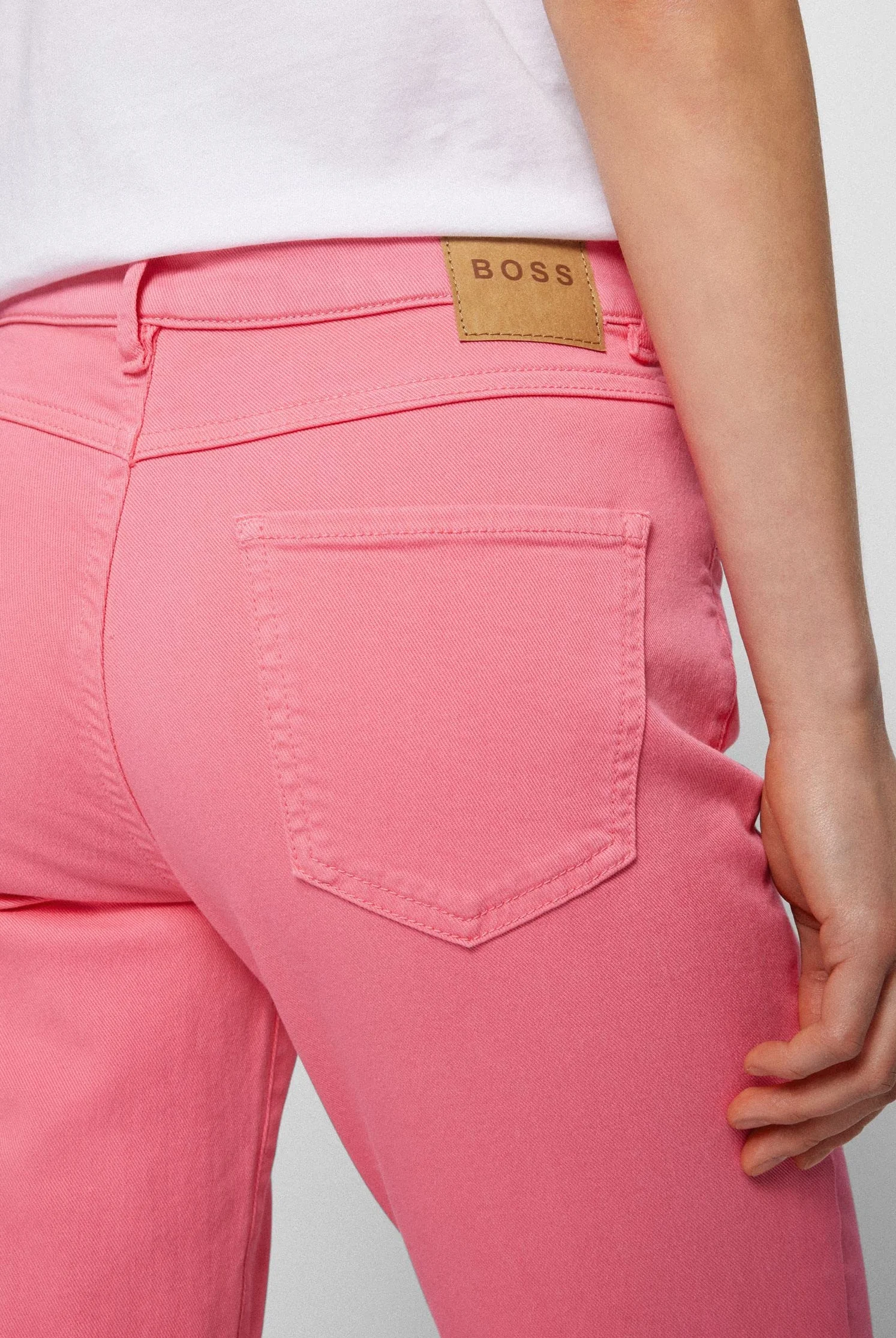 BOSS Slim Crop 2.0 - Dżins Kobiety