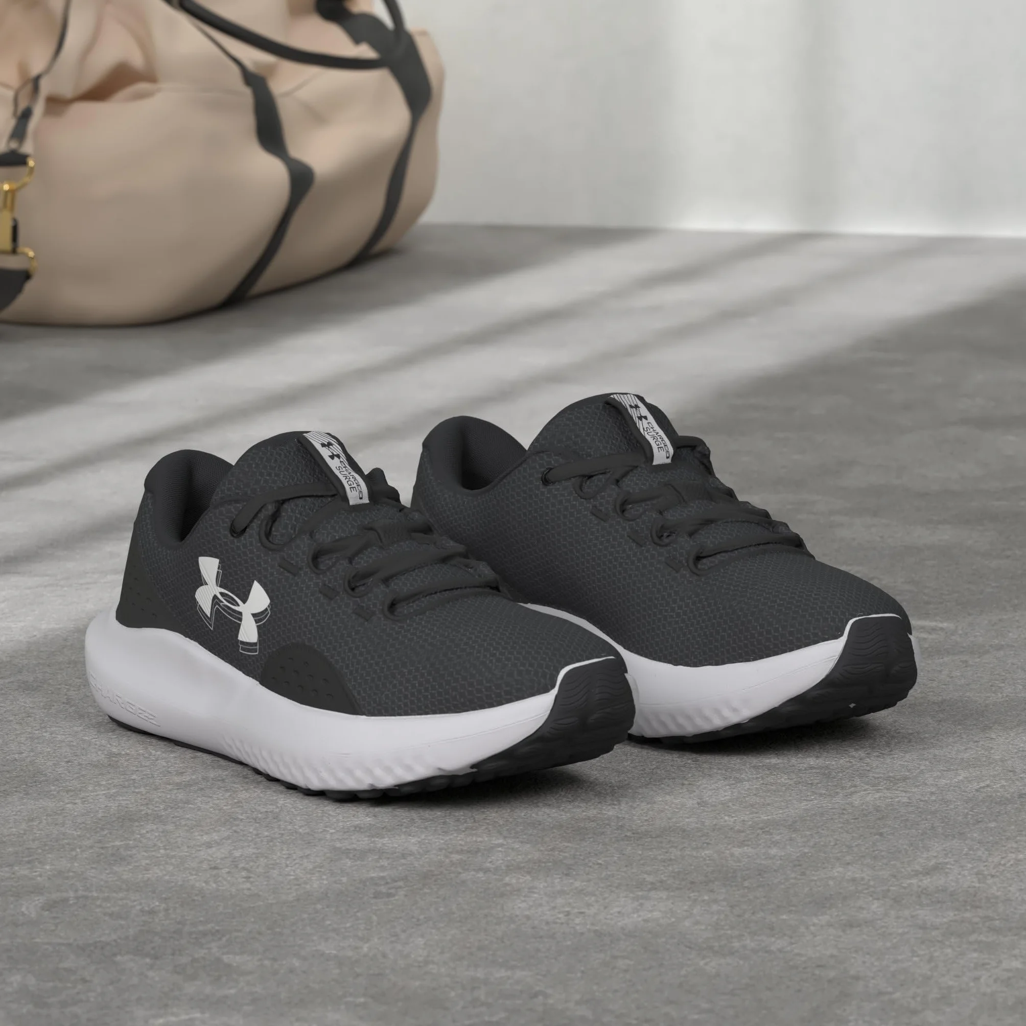 Under Armour Kobiety UA W Charged Surge 4Adidasy