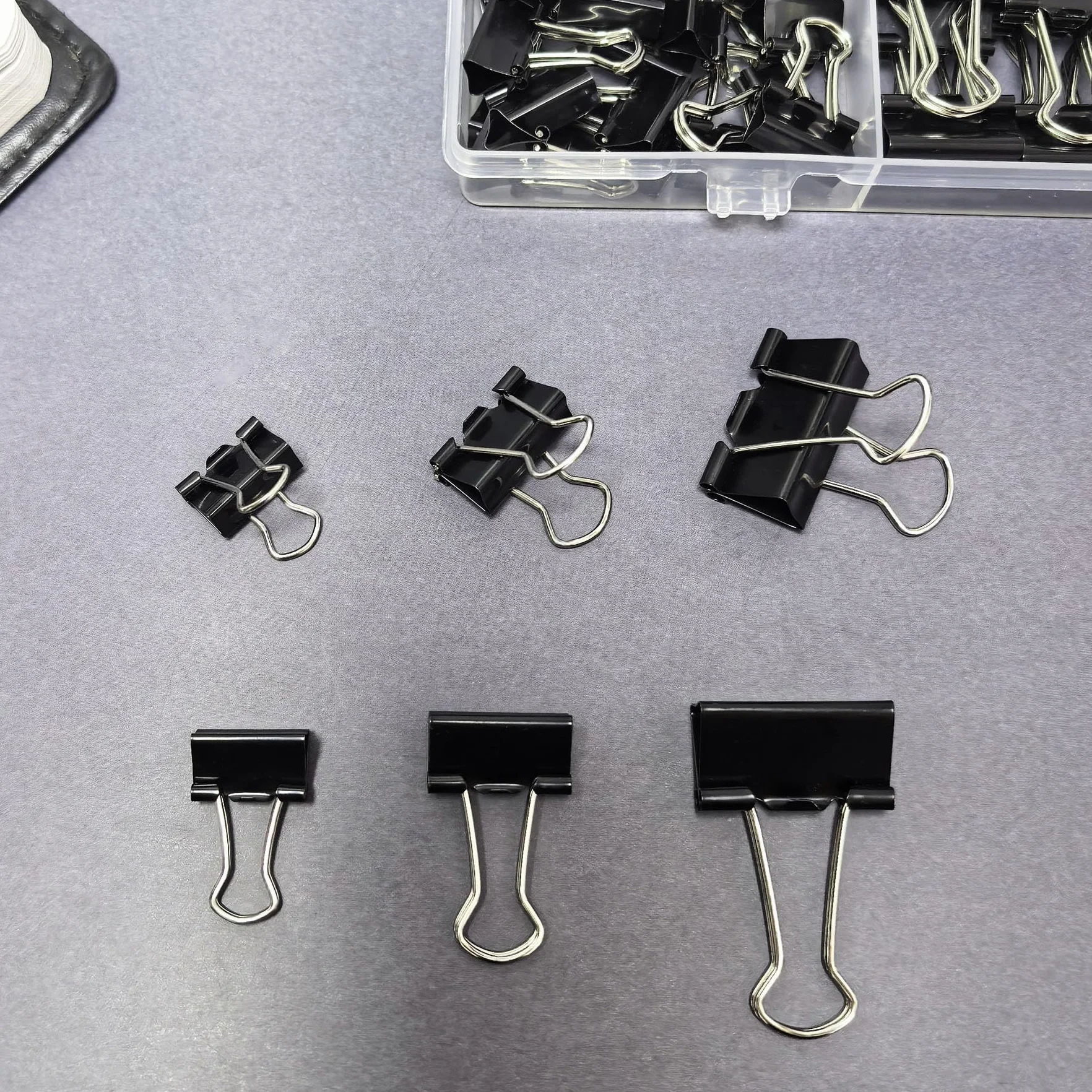 100 sztuk zszywek Foldback 15 mm 19 mm 25 mm czarne spinacze biurowe z pudełkiem do przechowywania