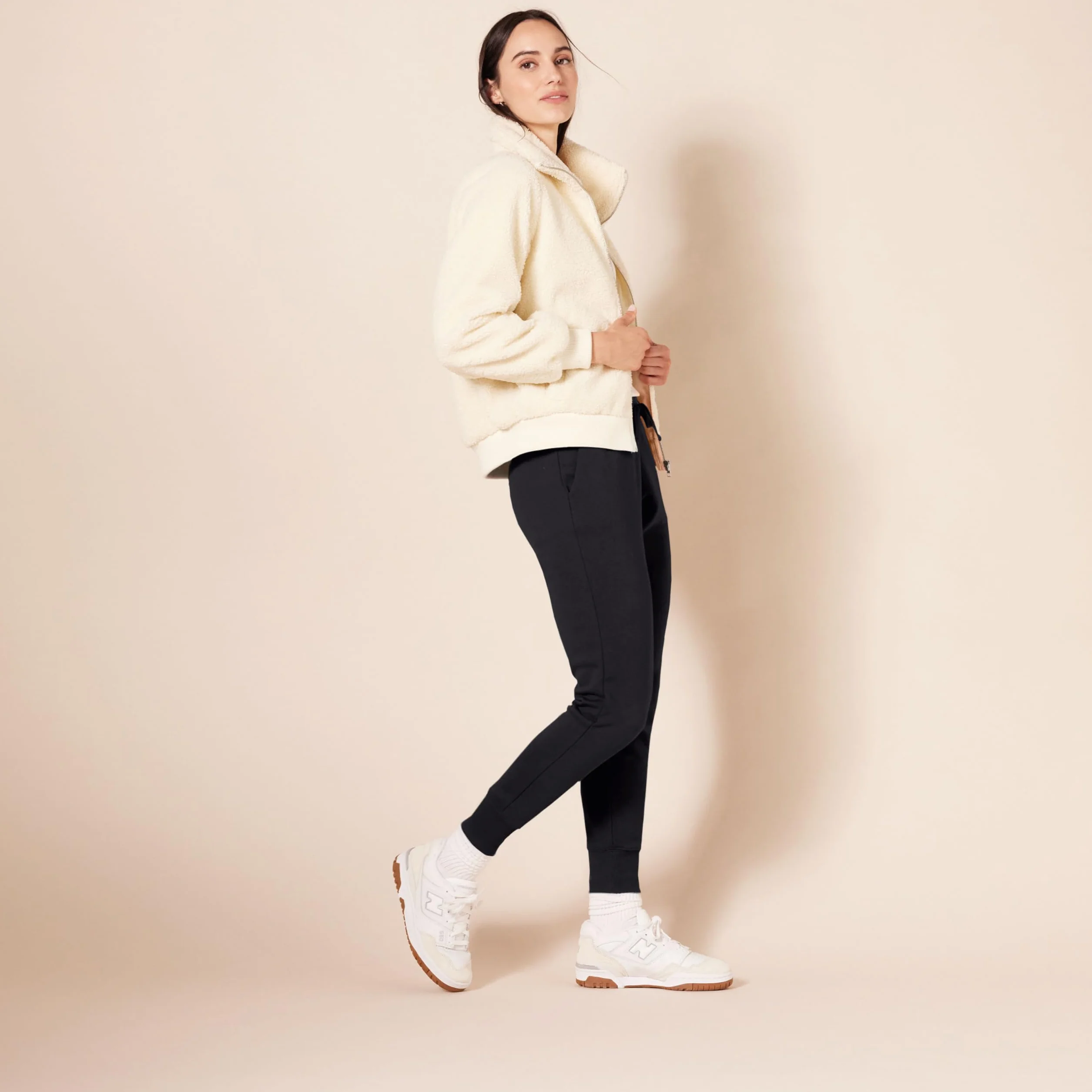 Amazon Essentials Kobiety Polarowe spodnie dresowe Jogger (dostępne w dużych rozmiarach)