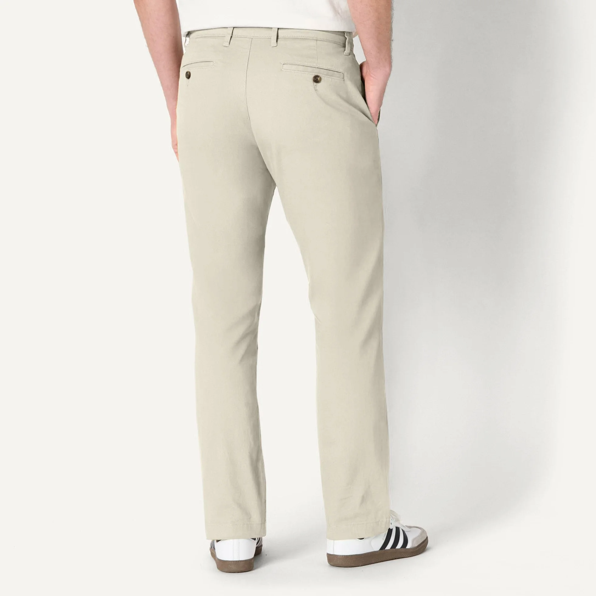 Amazon Essentials Mężczyźni Sportowe casualowe spodnie chinosy ze stretchem athletic fit (dostępne w wersjach Big i Tall)