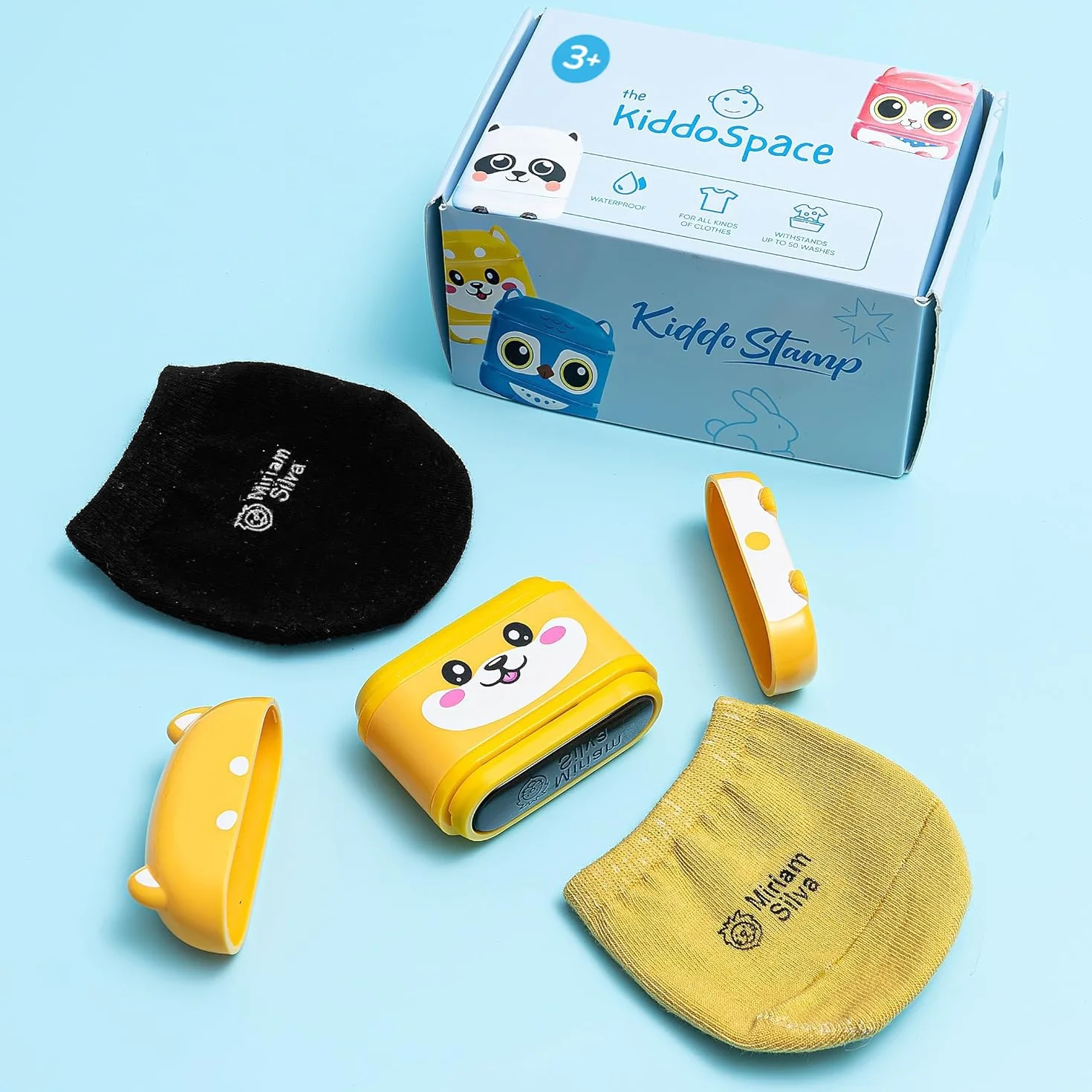 KiddoSpace stemple z imieniem dla dzieci - Kiddostamp dwustronna spersonalizowana pieczęć z imieniem - spersonalizowane znaczki odzieżowe - wodoodporna pieczęć z imieniem (biały + czarny atrament)