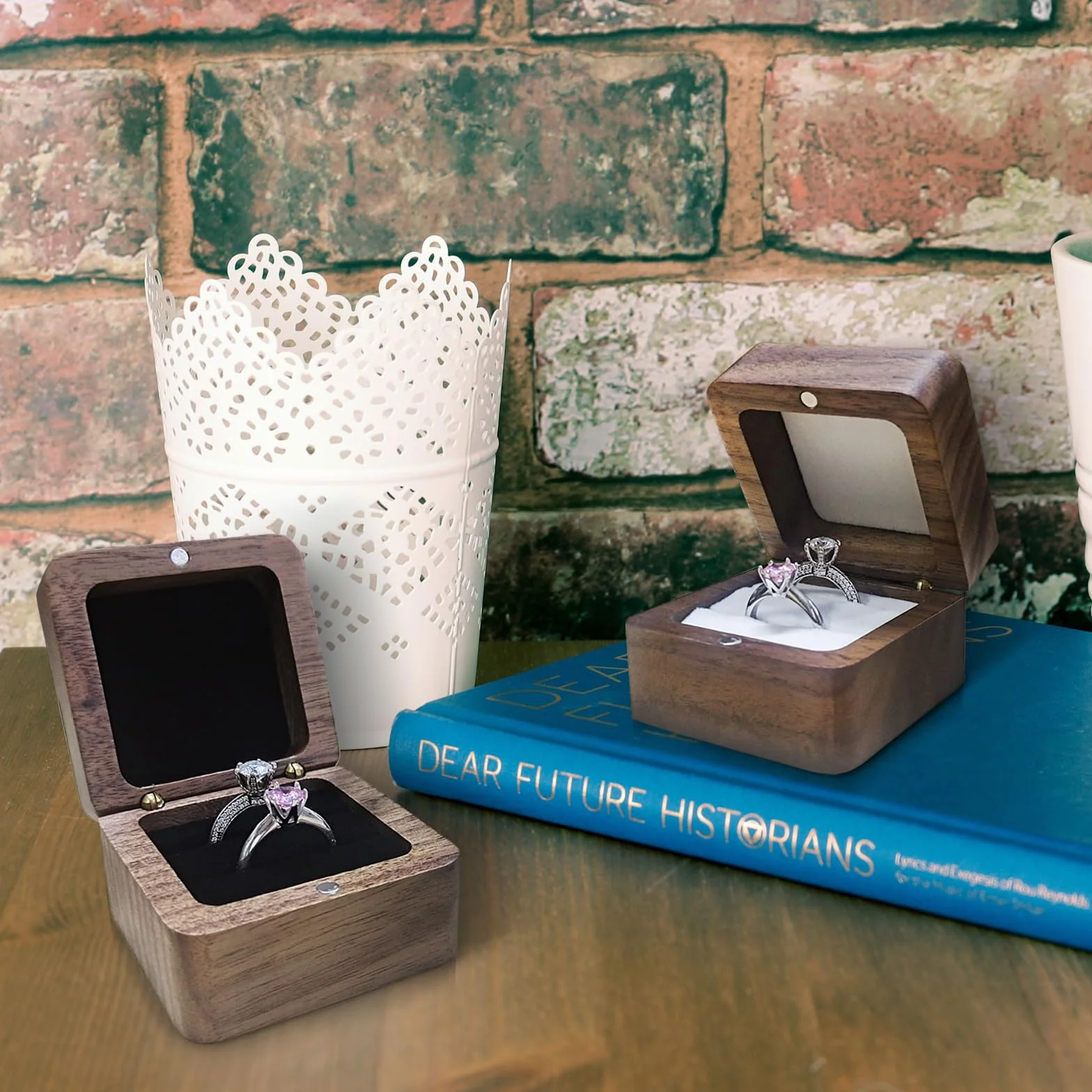 Mini Jewelry pudełko na pierścionki, pudełko prezentowe z podwójnym otworem, kwadratowe pudełko na obrączki ślubne, pierścionki retro, do przechowywania na wesele, ceremonię (białe)
