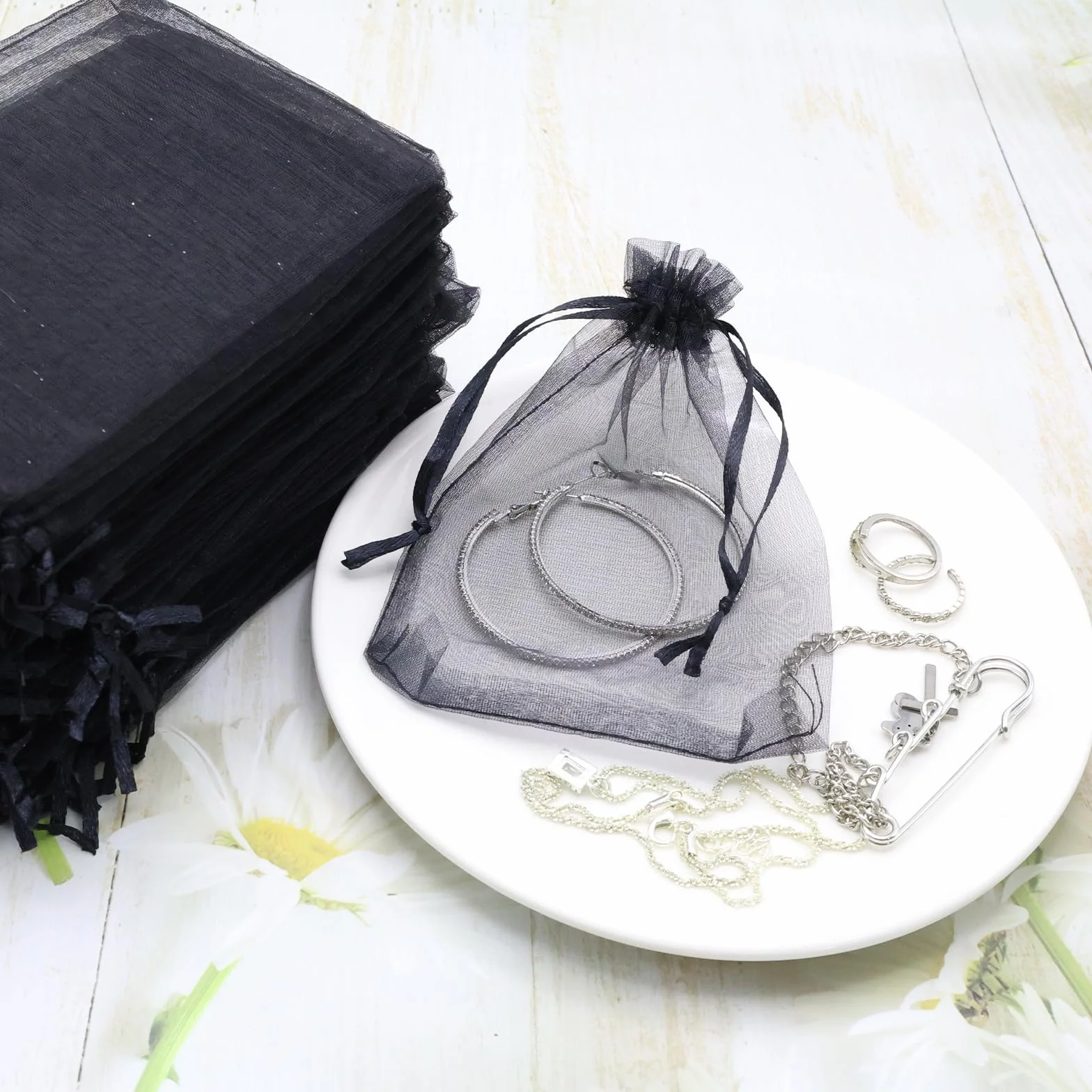 Leeyunbee 100 szt. 10 x 15 cm czarne torby z organzy, torebki na prezenty z organzy, torebki na biżuterię z organzy, torebki na cukierki, torby na prezenty ślubne ze sznurkiem, na ślub, urodziny, Boże