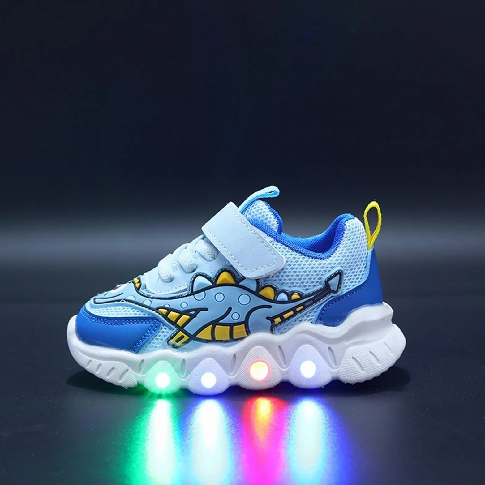 Świecące Buty Sportowe LED, Unisex Dla Dzieci Cartoon Mały Dinozaur Flash Trenerzy Dla Chłopców I Dziewcząt Oddychająca Siateczka Antypoślizgowe Migające Świecące Modne Trampki Halowe Buty Sportowe (