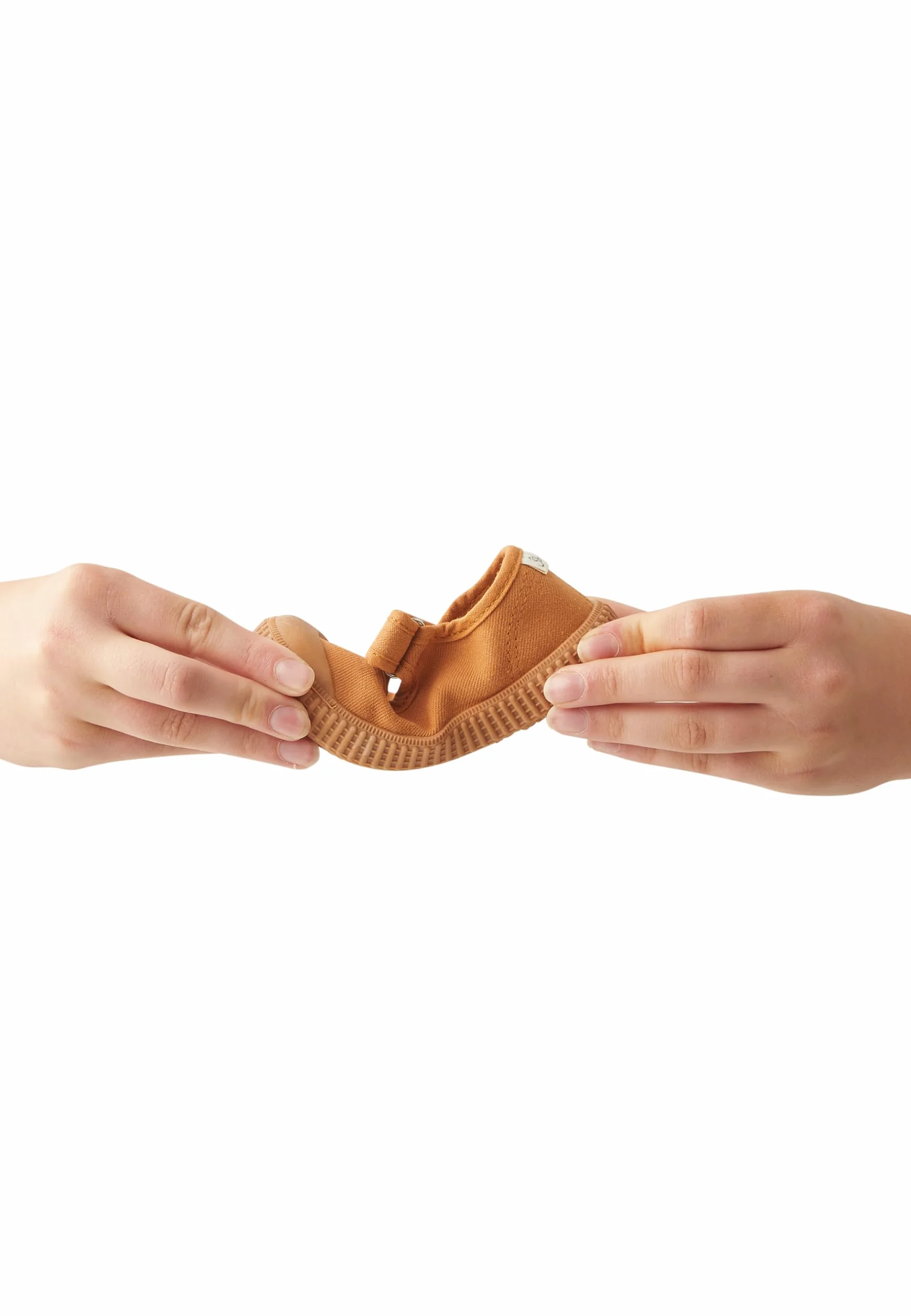 Sterntaler Półbuty Uni – dziewczęce buty niemowlęce i małe dzieci z bawełny – modne półbuty z zapięciem na rzepy – dziecięce buty letnie z antypoślizgową podeszwą, jasnobrązowy, 30 EU