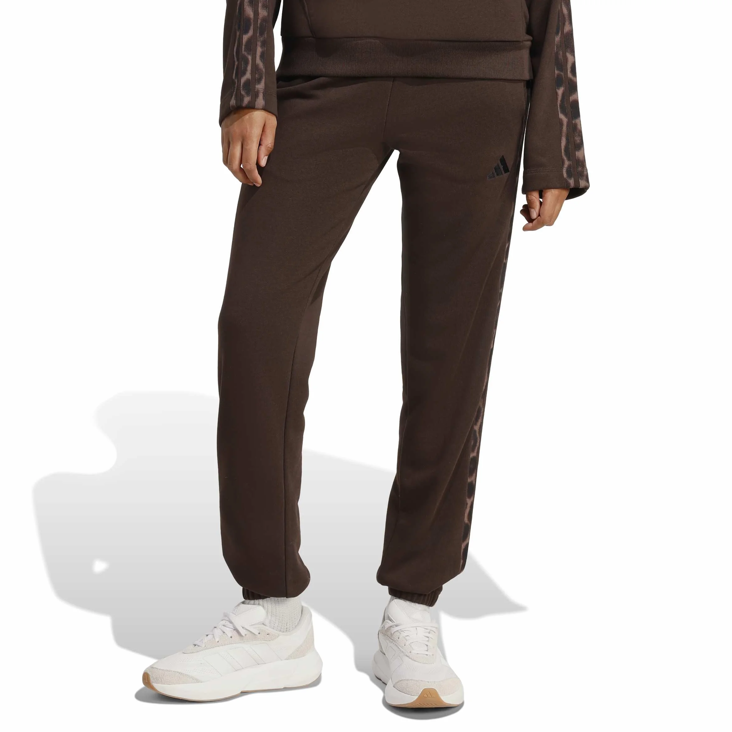 adidas Seasonal Essentials Leopard Print French Terry Pants With 3-stripes - Spodnie golfowe Kobiety