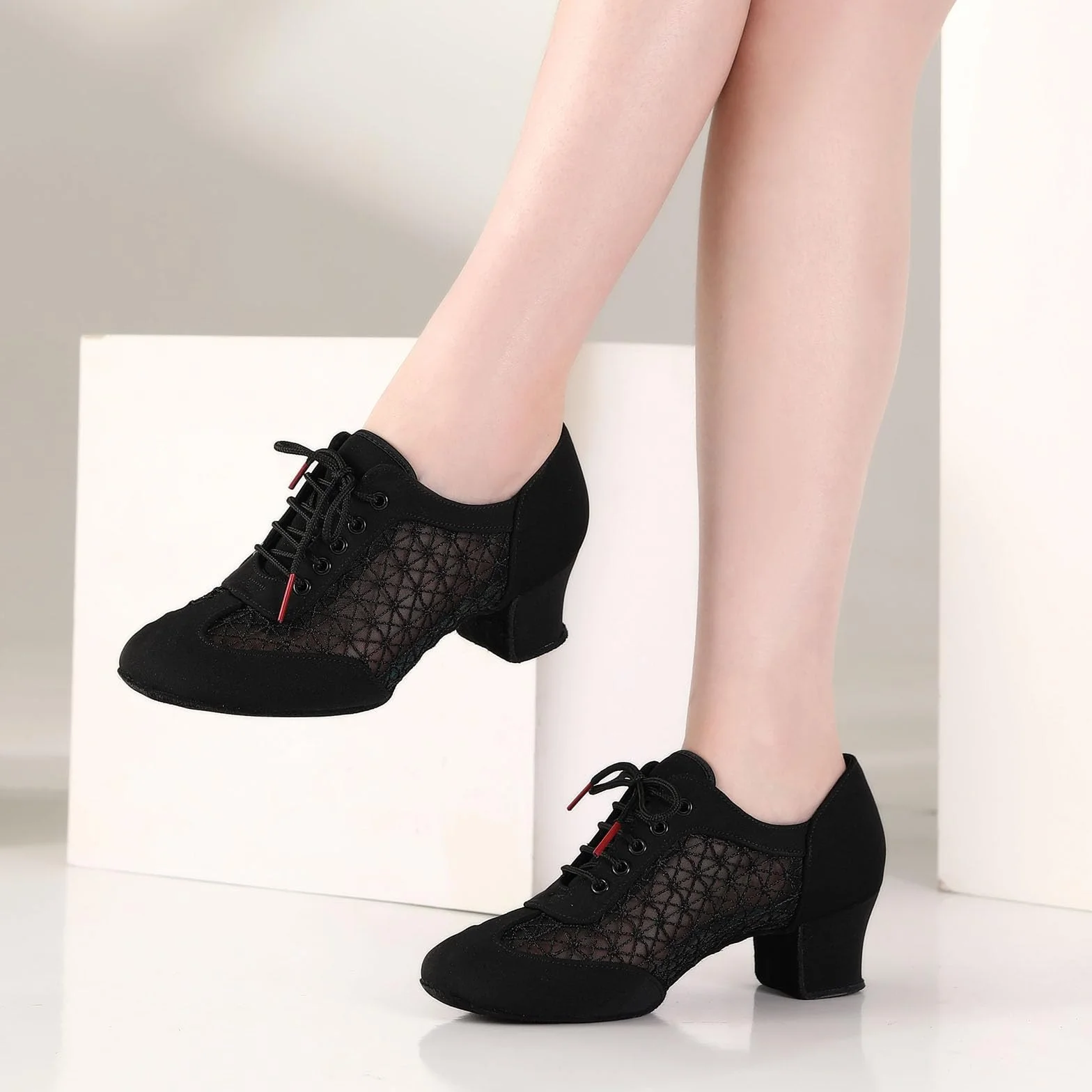 Buty do Tańca Latynoskiego Salsa dla Kobiet Zamknięty Palec Sznurowane Damskie Buty do Tańca Towarzyskiego Treningowego