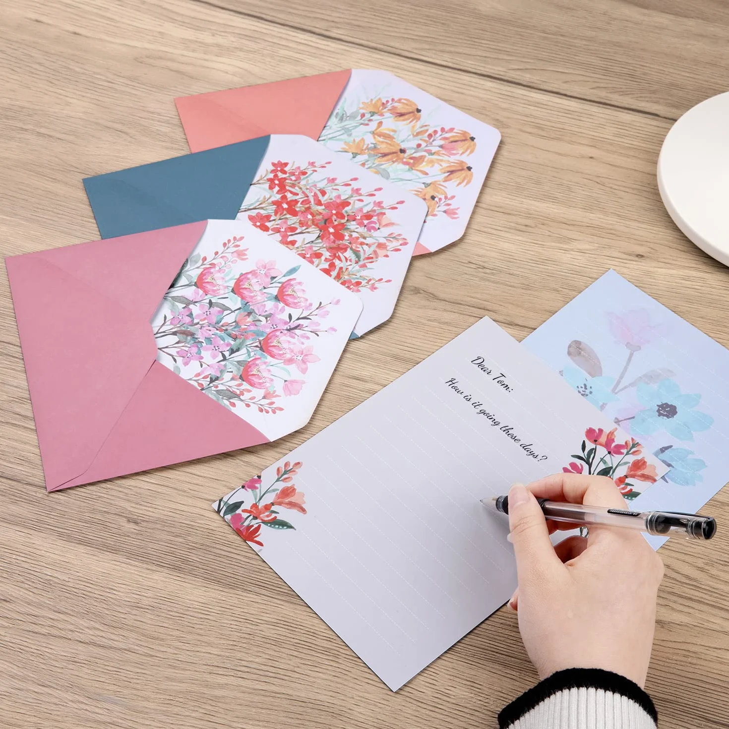 24 szt. papieru do pisania z 12 kopertami, papierem stacjonarnym i kopertami, unikalny papier do pisania w kwiaty, papier do pisania i koperty, zestaw do pisania listów na zaproszenia (6 zestawów)