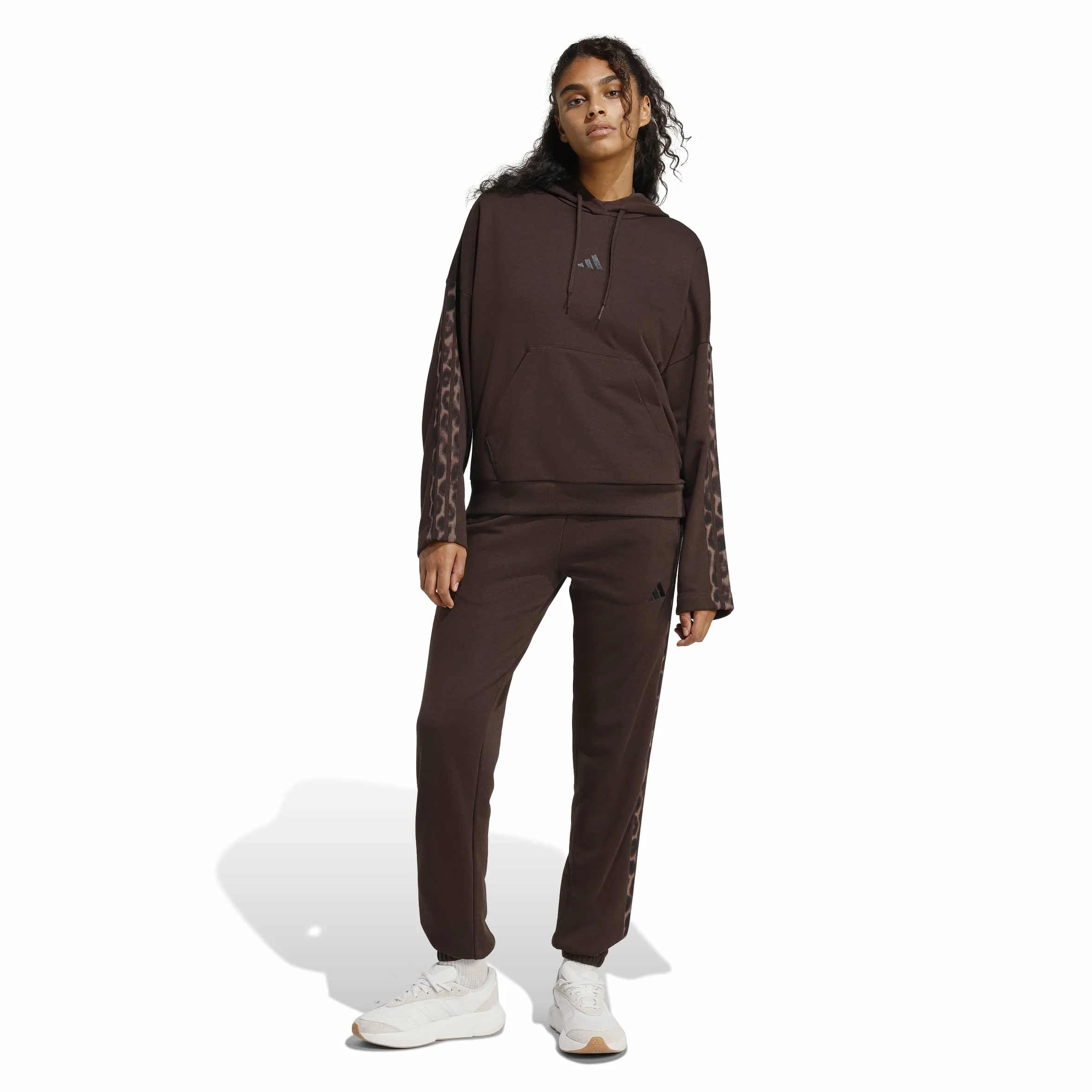 adidas Seasonal Essentials Leopard Print French Terry Pants With 3-stripes - Spodnie golfowe Kobiety