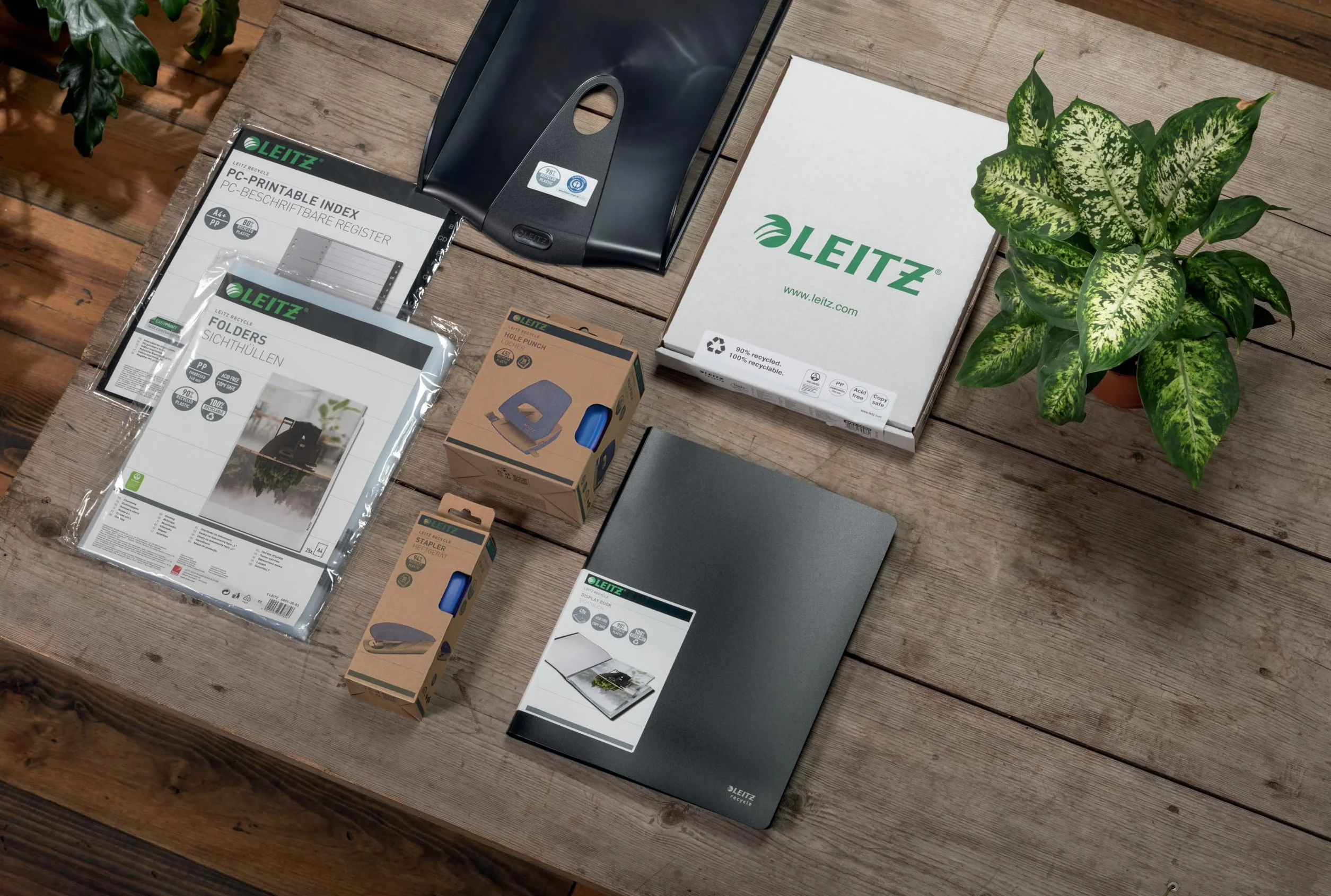Leitz, Zszywacz Leitz NeXXt Recycle, Zszywa do 30 Kartek, Zawiera Zszywki, Zintegrowany Rozszywacz, w 100% Nadaje się do Recyklingu, Przyjazny Środowisku, Kolor Czarny (56040095)