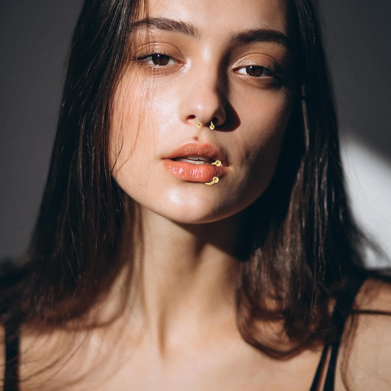 Yolev 8 sztuk kolczyków do piercingu w kształcie podkowy, 16 g, stal chirurgiczna, kolczyk do przegrody nosowej, piercing septum, złoty, kolczyki do nosa, piercing ust, pierścionki do brwi, kolczyki
