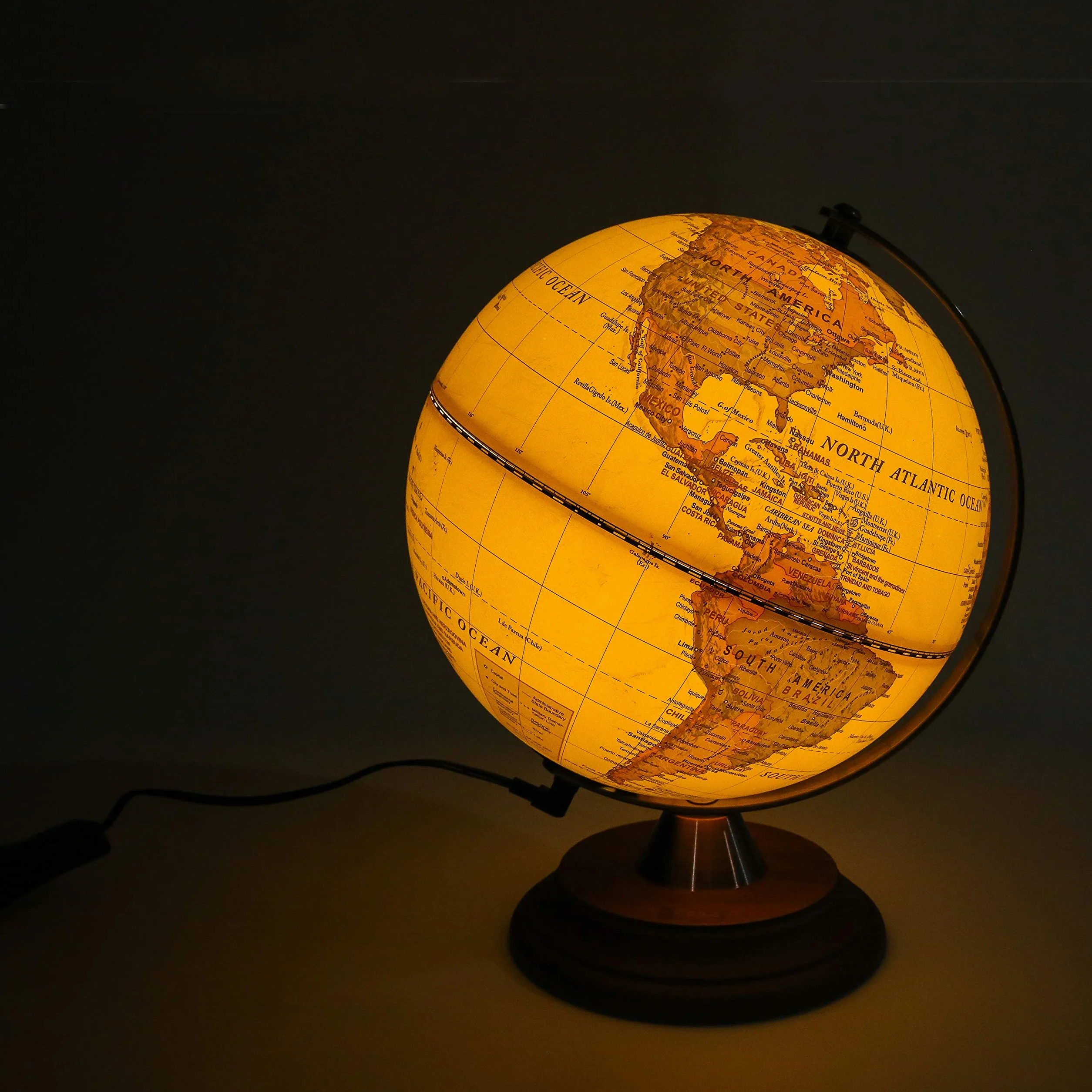 Exerz Podświetlany globus świata 20 cm antyczny globus drewniany stojak metalowy łuk - 2 w 1 świecąca lampa LED kula ziemska - dzień i noc dekoracja domu dla dzieci biuro kula biurkowa